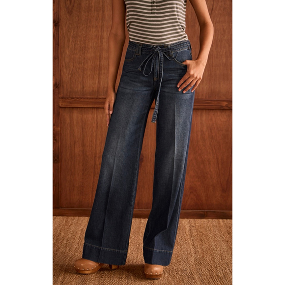 CAbi Denim - CAbi Beau Jeans #4904 Size 8 Fall 2025